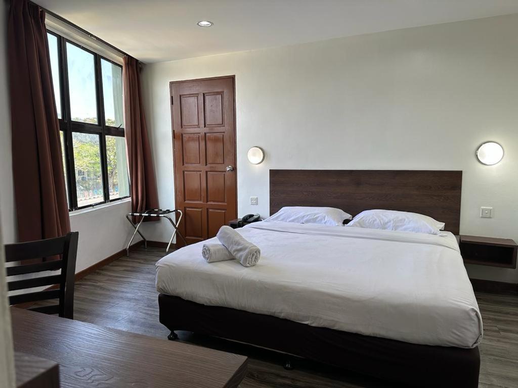 Langkawi Baron Hotel Куах Экстерьер фото