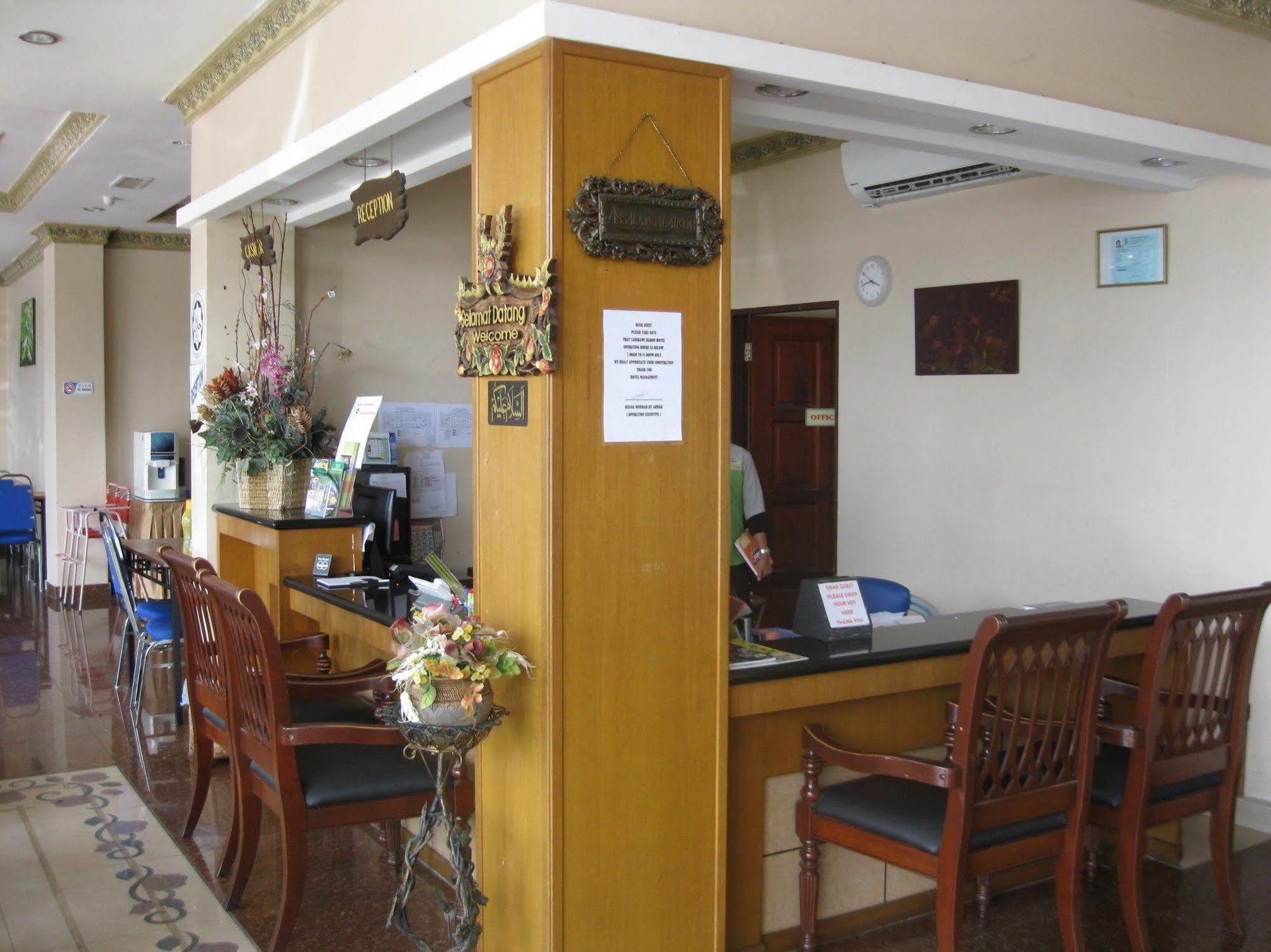 Langkawi Baron Hotel Куах Экстерьер фото